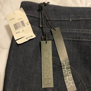 New with tags. Joes super stretch Chelsea jeans